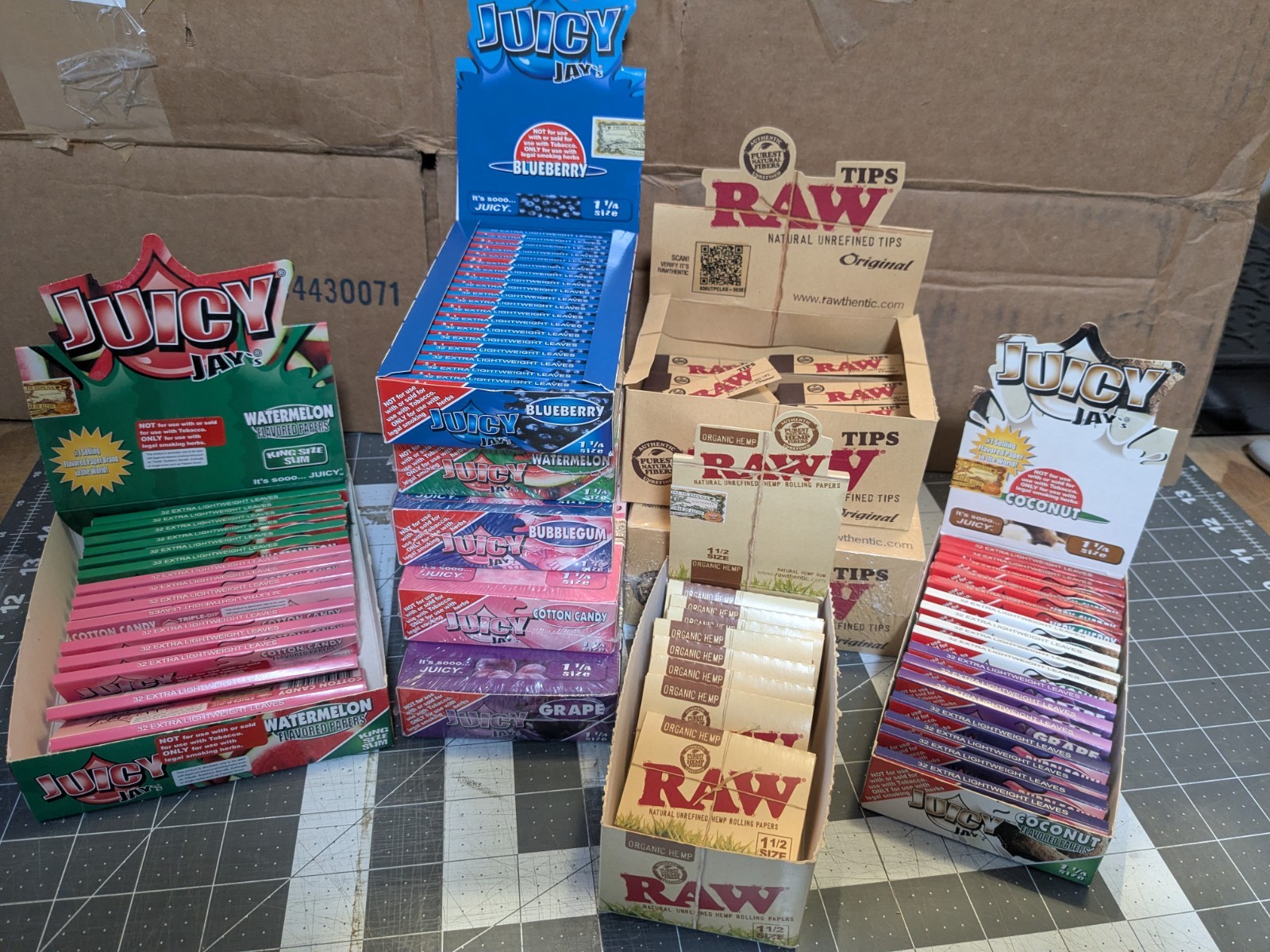 Lot of Rolling Papers multi-pack; Juicy Jay’s, Raw, King Size, 1 1/4, 1 1/2 size