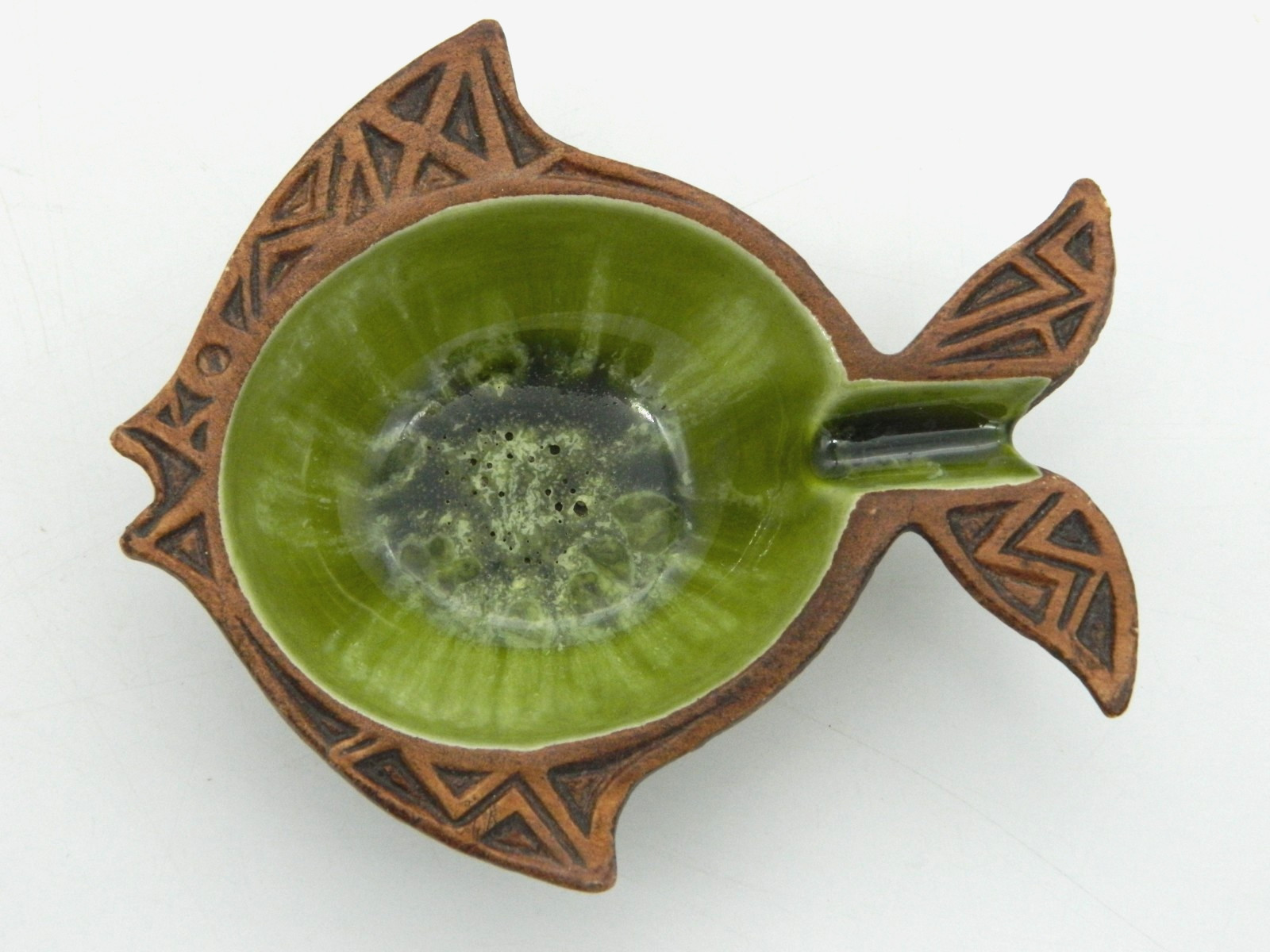 Vintage MCM Ceramic Ashtray TREASURE CRAFT Fish Green Glaze 4″