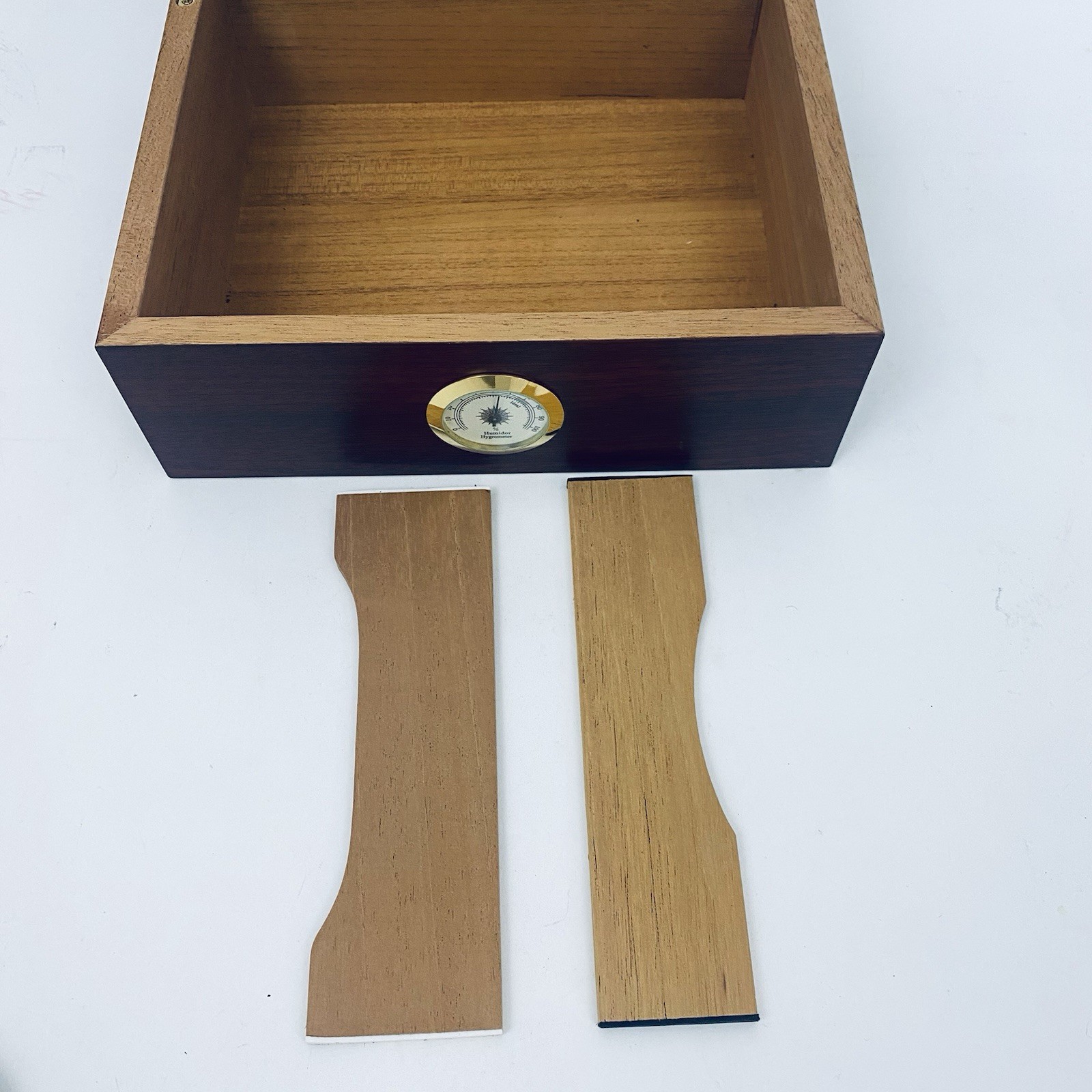 Humidor Mantello cigar storage box glass lid and 25-50 cigars