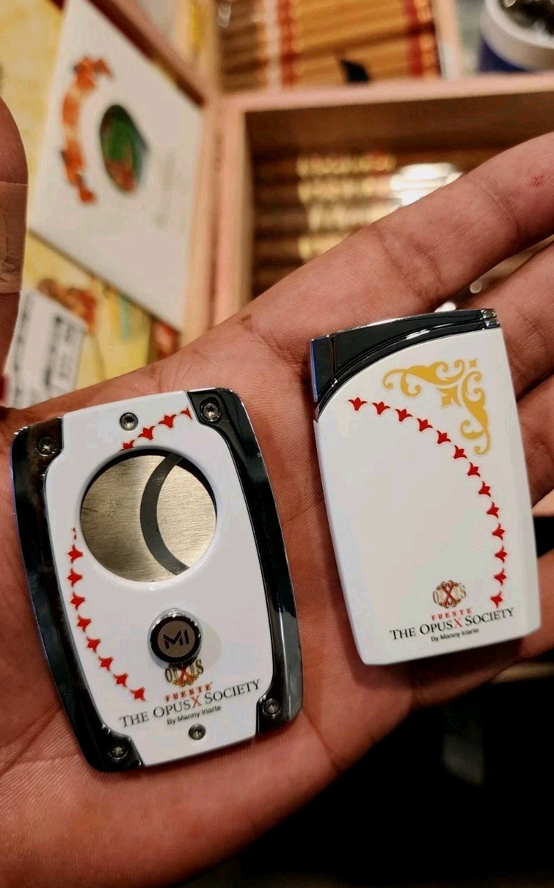 Opus X Society Arturo Fuente White Series Jet Flame Lighter And Matching Cutter
