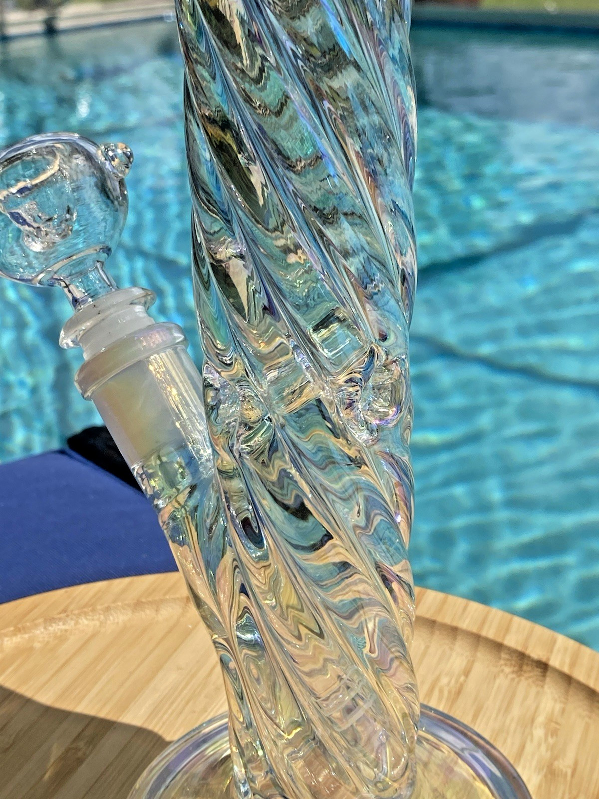 12″ Holographic Rainbow Heavy 7mm Borosilicate Glass Bong 3 Pinch Ice Catcher