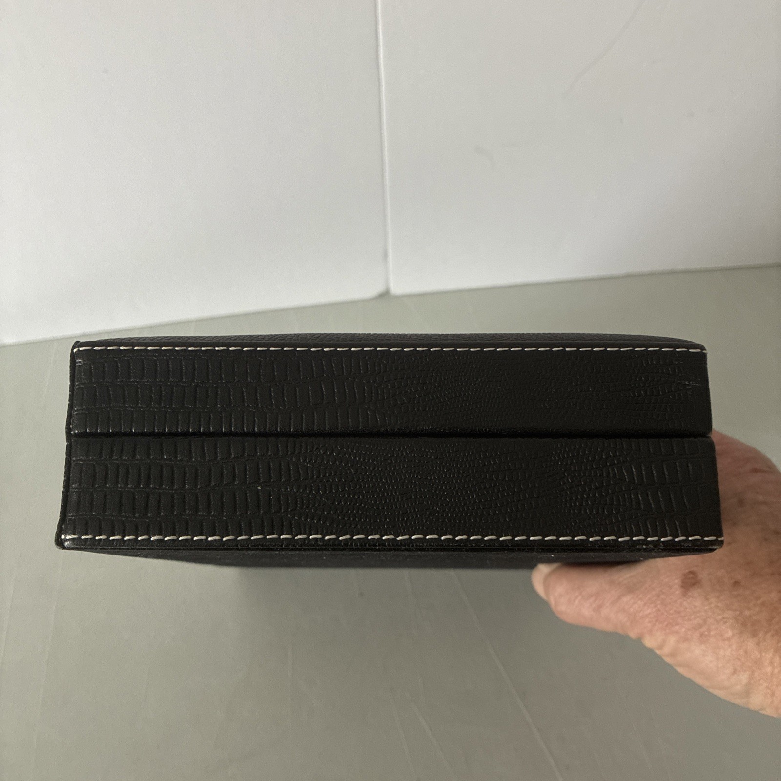 COLIBRI : Chronicle Limited Edition Flint, Butane, Lighter Leather Wrap and Case