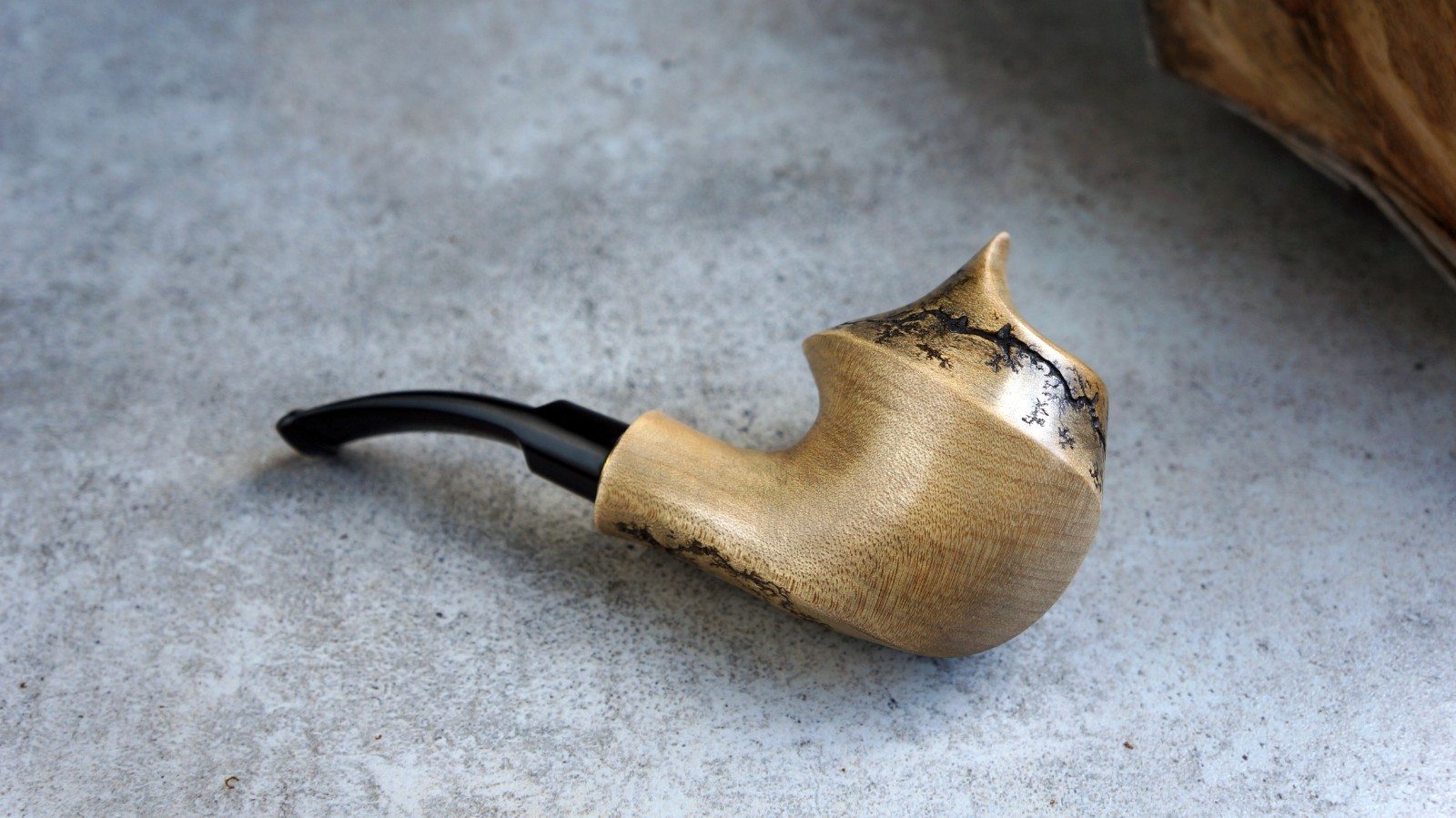 Handcrafted Wooden Tobacco Pipe with Lightning Pattern, Pear Wood Smoking Pipe