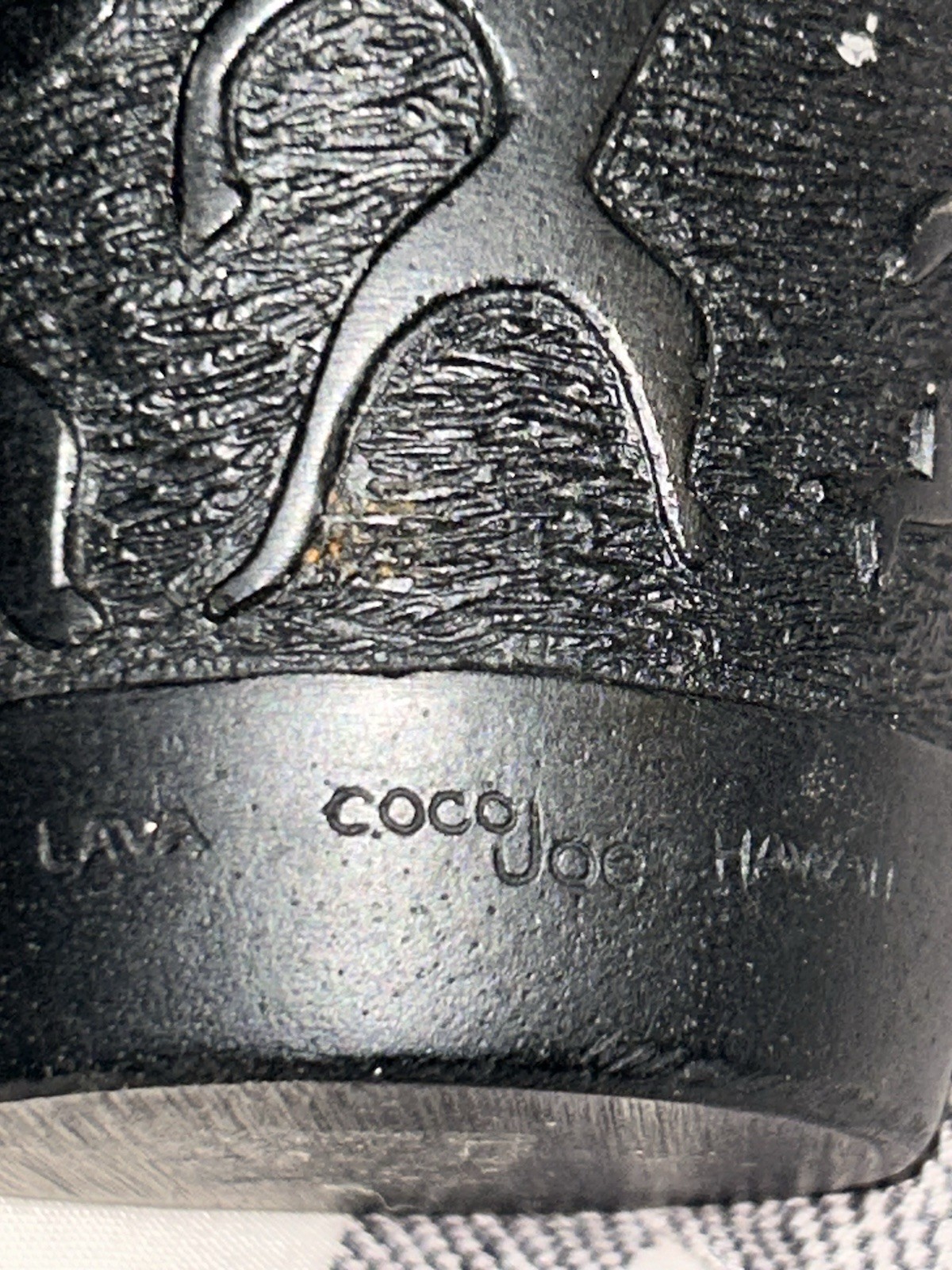 Coco Joe Carved Tribal black Lava Table Lighter Hawaii 2 1/4″ x 5 1/2″ Japan