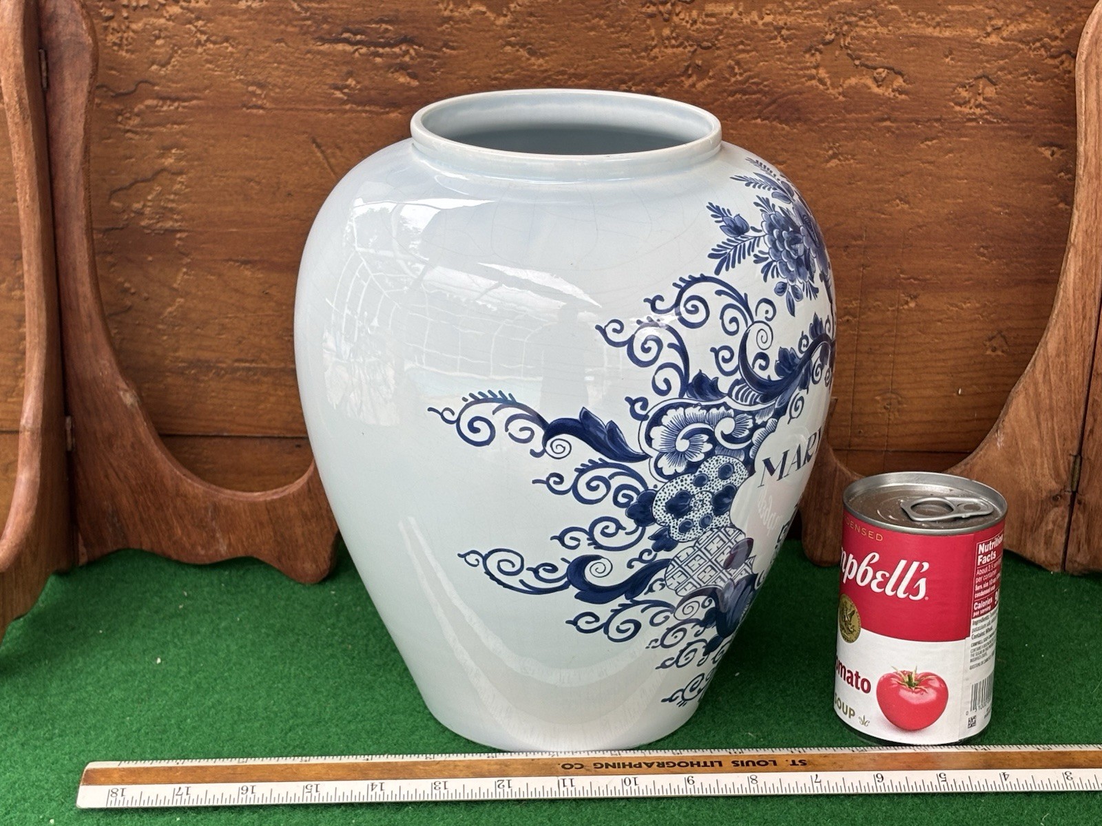 LG. DELFT MARYLAND TOBACCO JAR For COLONIAL WILLIAMSBURG RESTORATION (No Lid)