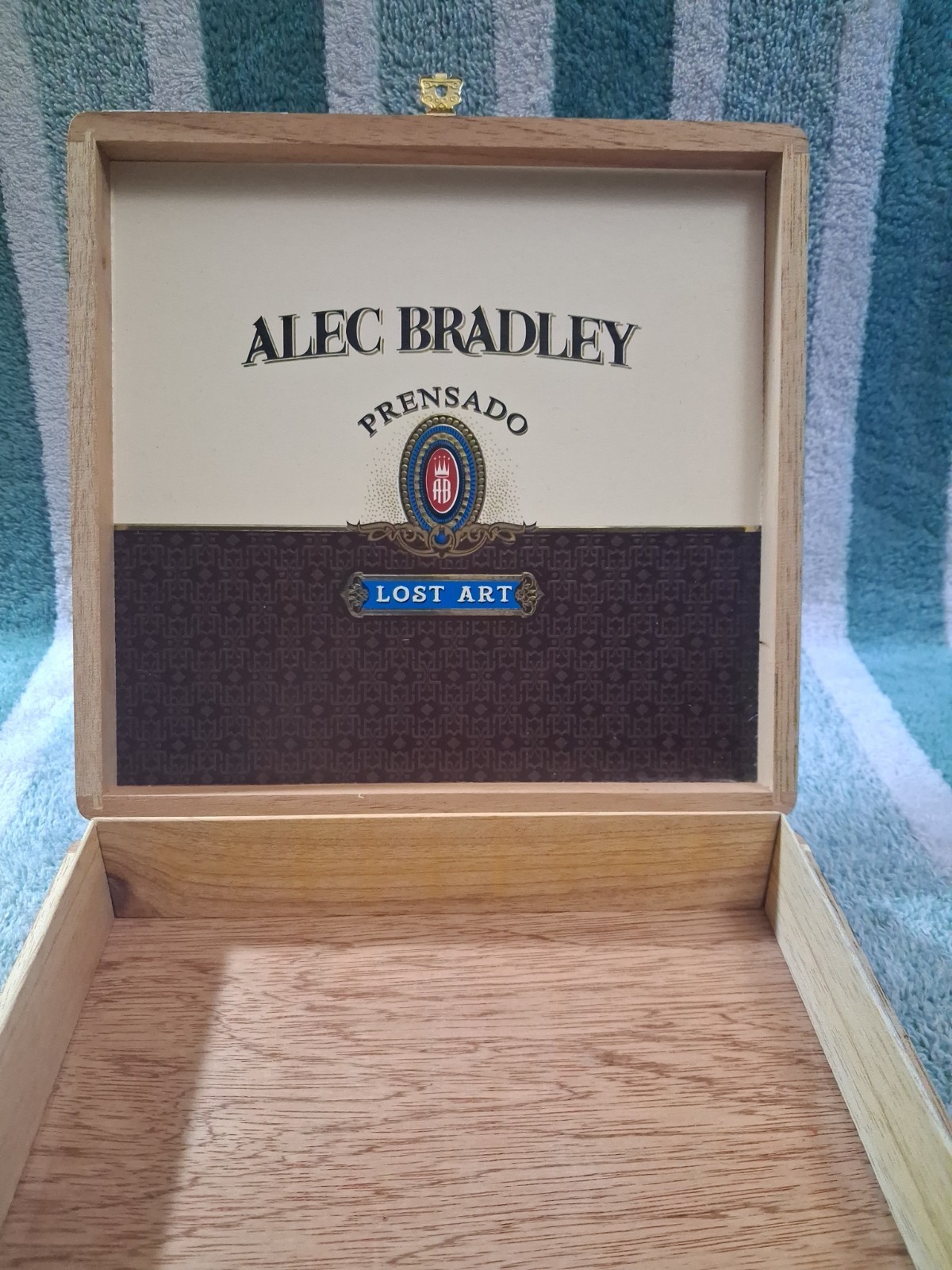 Empty Box Alec Bradley Prensado Lost Art Cigars 8″x7.5″x1.5″ Made In Honduras