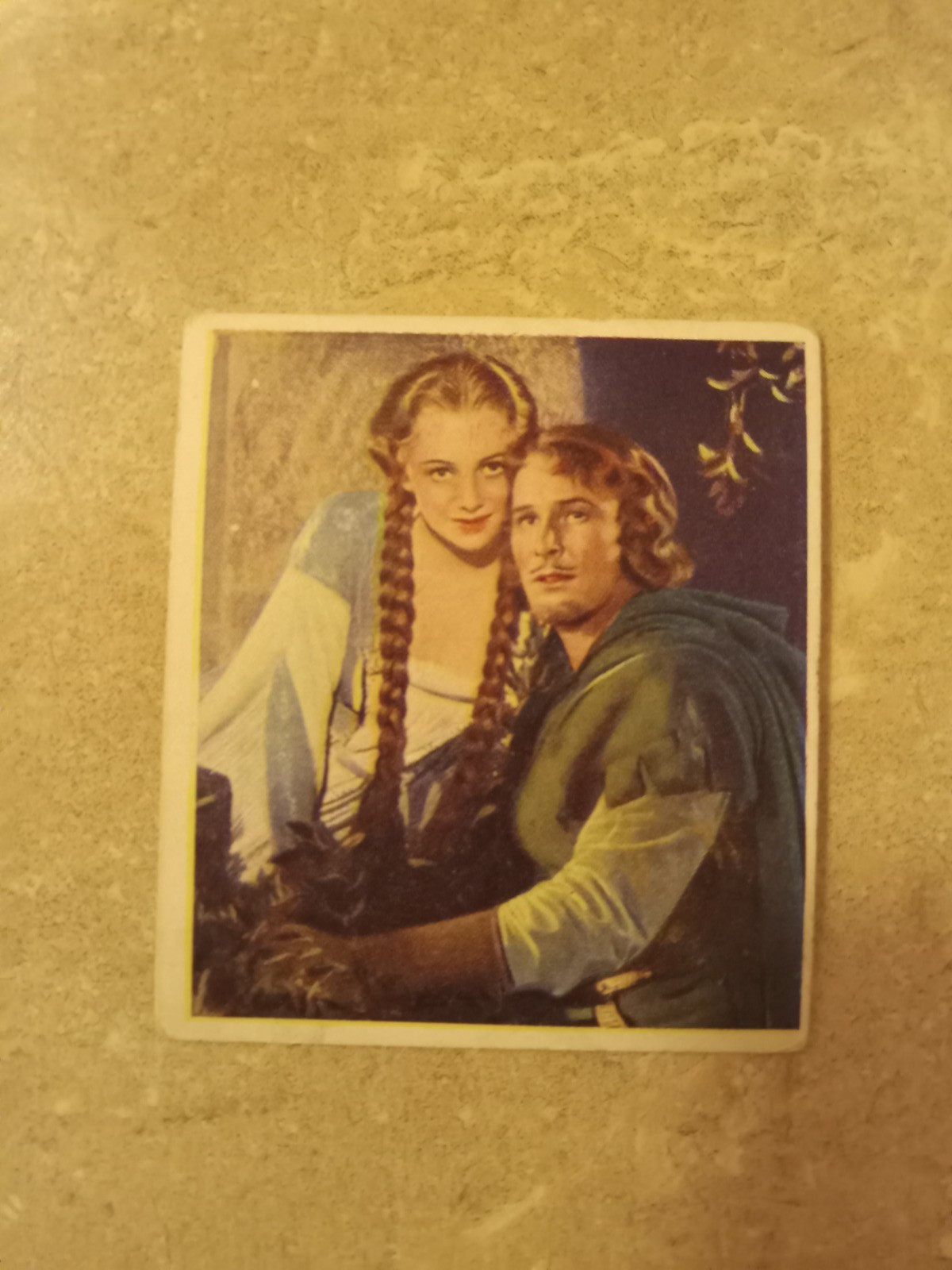 1939 Godfrey Phillips Card – Errol Flynn & Olivia de Haviland – Love Scenes EX+