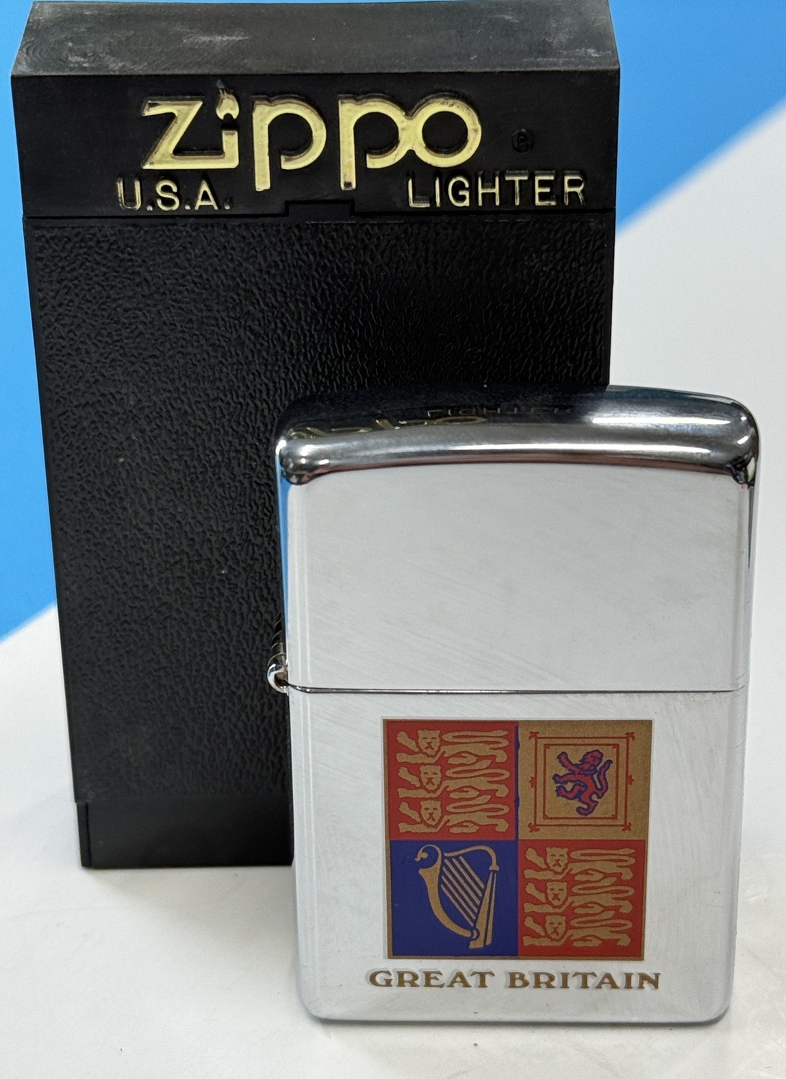 ZIPPO 2002 GREAT BRITAIN POLISHED CHROME LIGHTER UNFIRED IN BOX A135