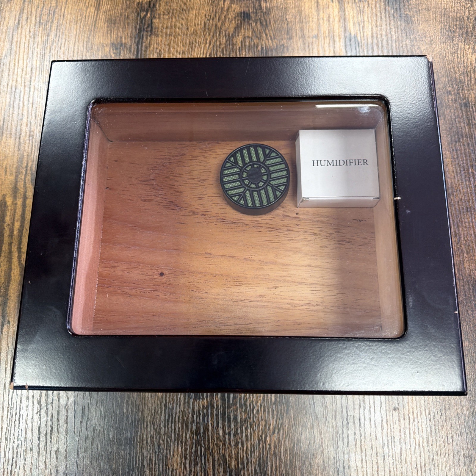 Humidor Supreme Wood Cigar Box Cedar Lined w Hygrometer Glass Top See Through