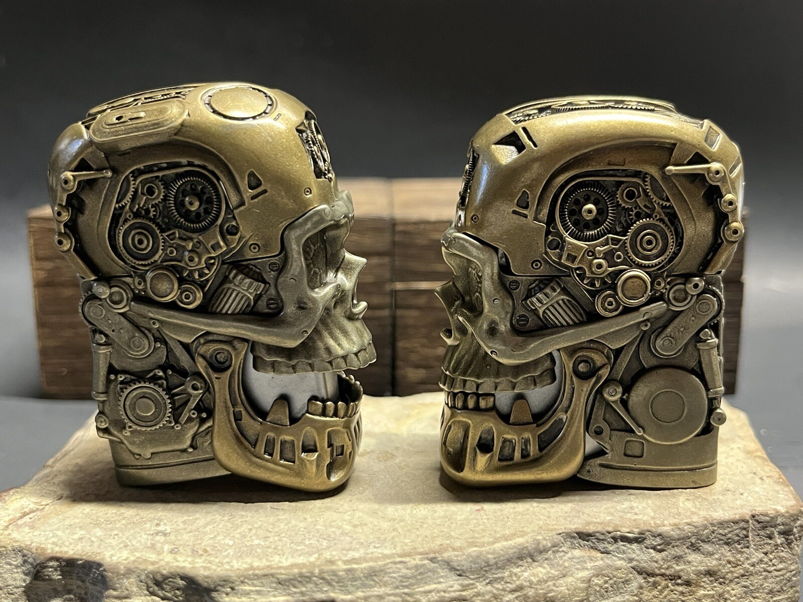 RARE Heavy 5-side Zippo lighter machine Skull Zippo New Wood Box