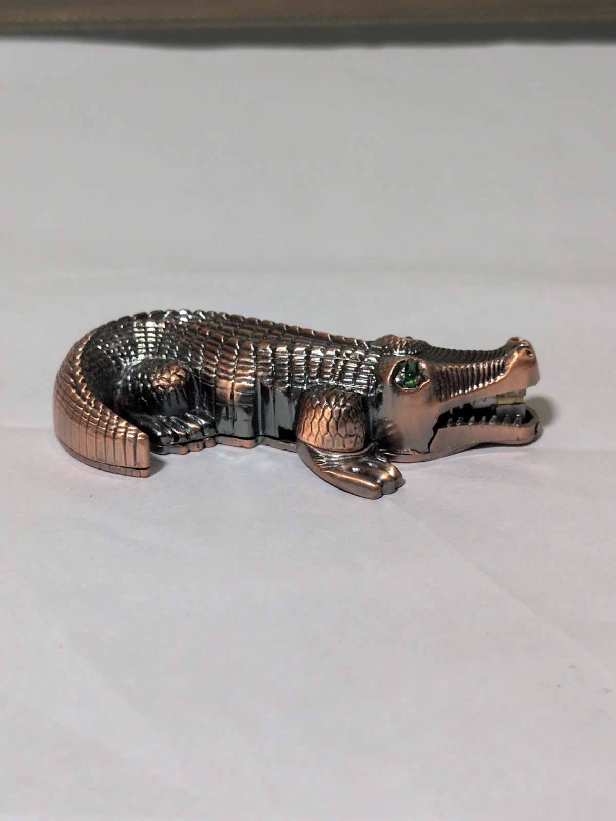 Alligator W/ Green Eyes butane Lighter Tabletop Novelty.