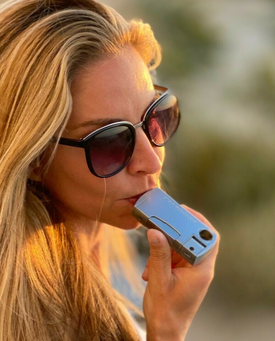 Solopipe – The Original Self-Igniting Pipe and Lighter Combo-Chrome + Solo Bowl
