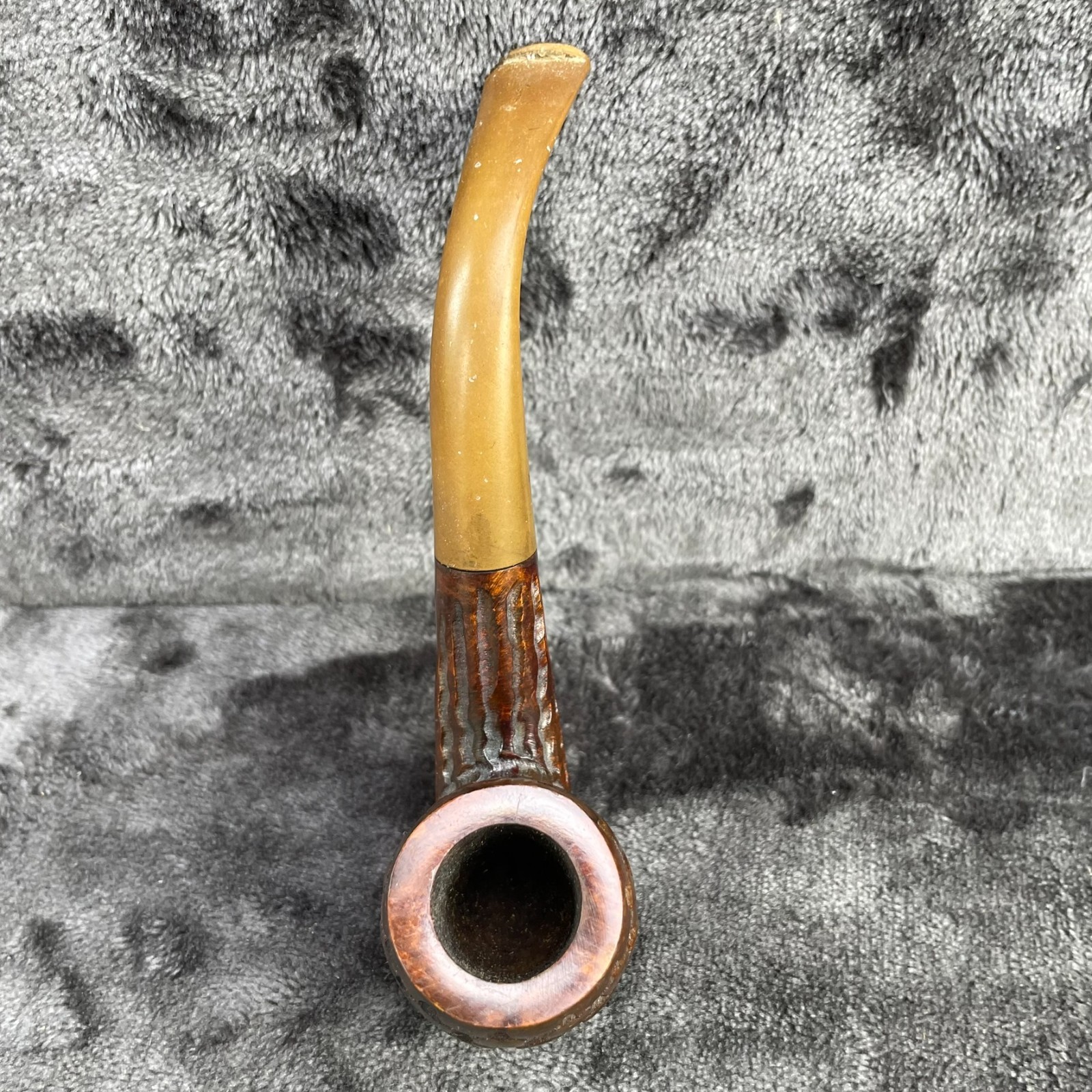 London Squire English Pipe Hand Carved Scale Pinecone Briar Wood