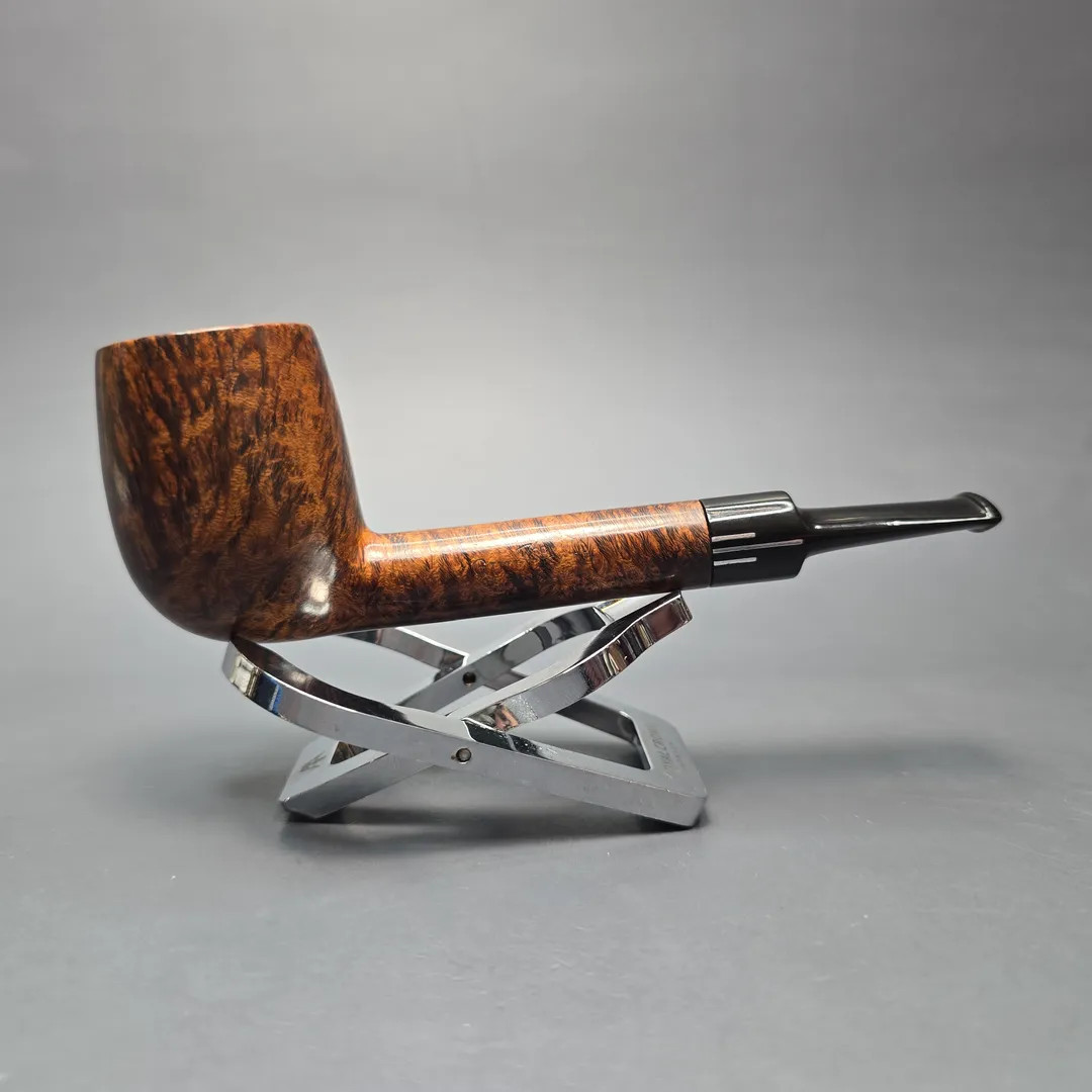 The Guildhall (Comoy’s) 212 Smooth Lovat Estate Briar Pipe, English Estates