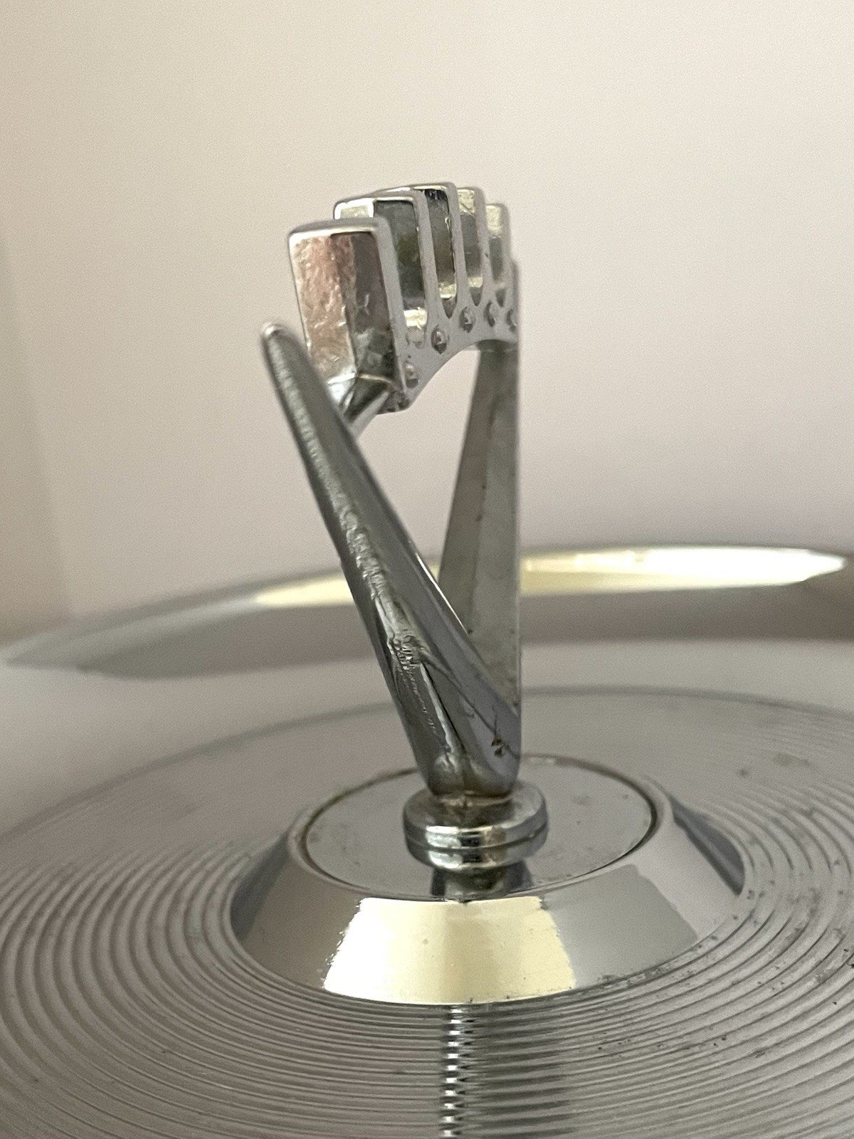 Vtg Art Deco Chrome Pincherette Ashtray Hamilton Products CADILLAC ? Crown USA