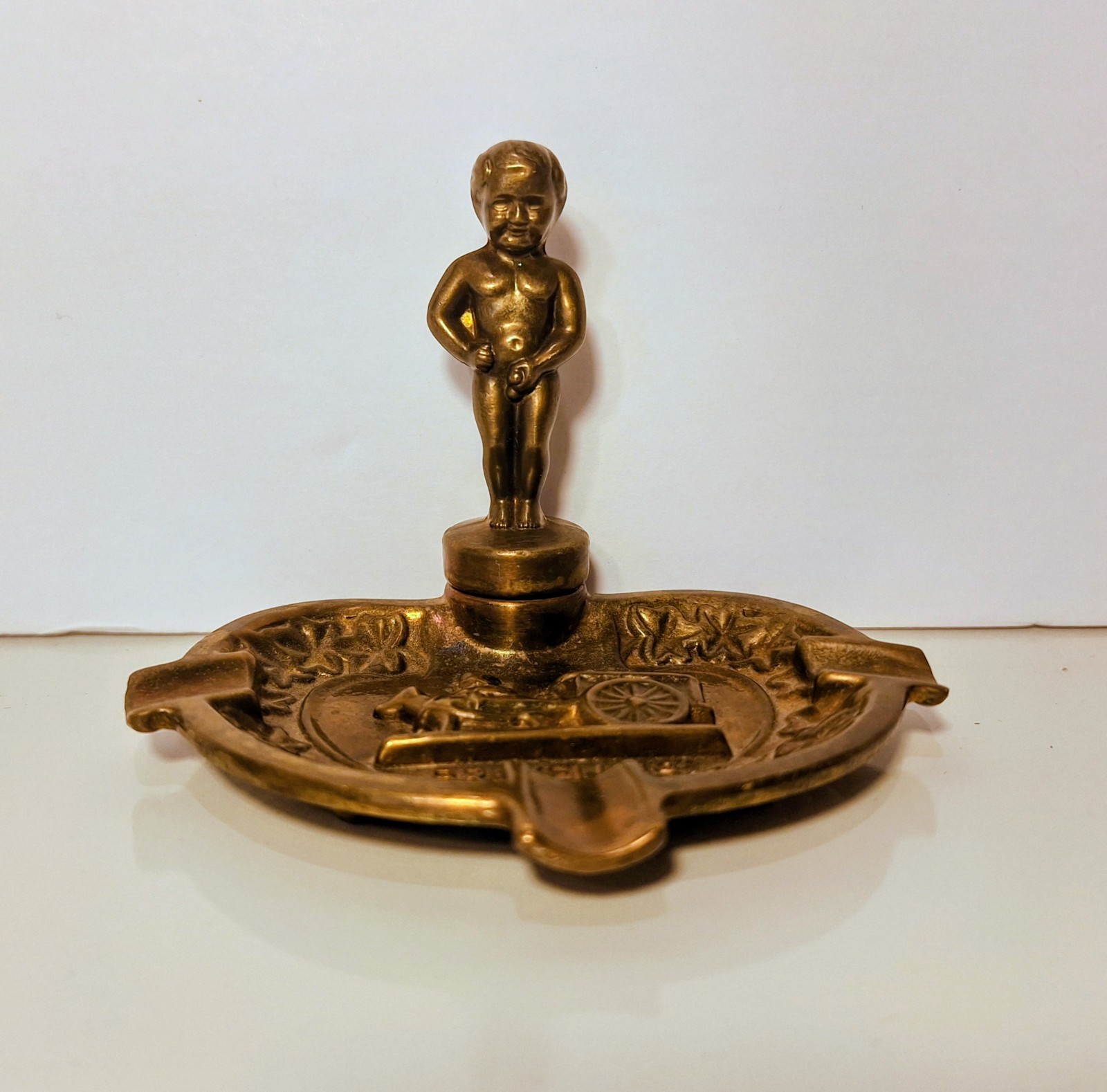 Vintage Bruxelles Belgium Brass Ashtray Boy Peeing Figurine Man Cave Funny