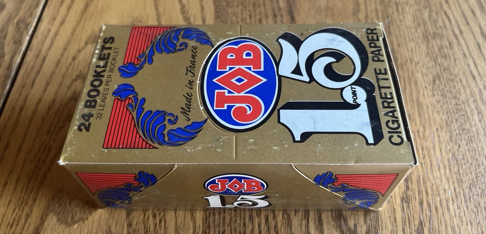 JOB 1.5 Gold Rolling Papers (24 Ct/32 Leaves) Adams Apple Dist Made In France