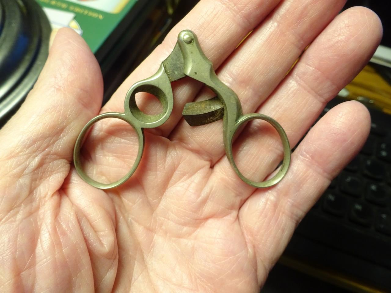 ANTIQUE 19th CENTURY NICKEL PLATED POCKET CIGAR CUTTER SCISSORS