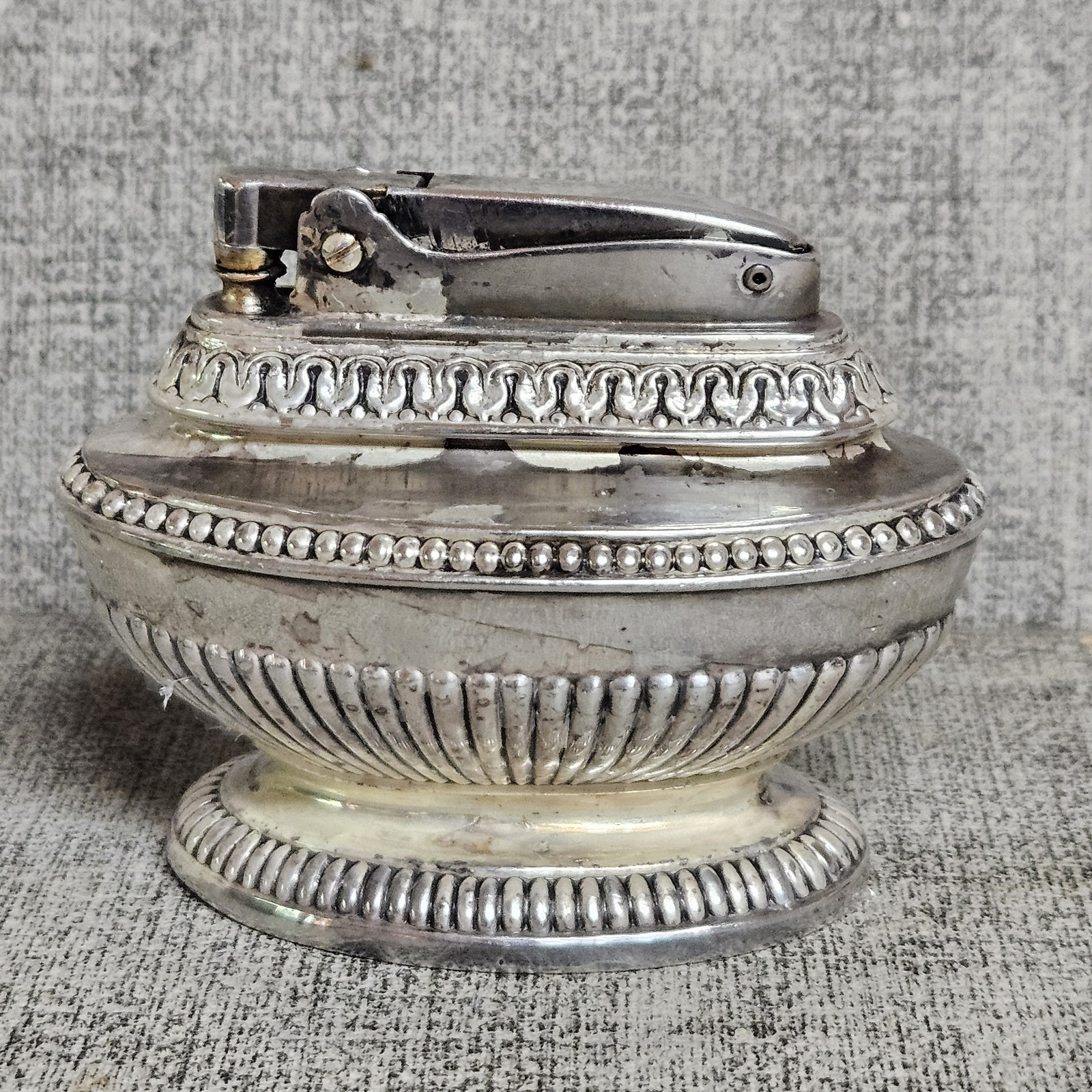 Vintage Silver Plate Ronson “QUEEN ANNE ” Table Lighter – Striker Wheel Frozen