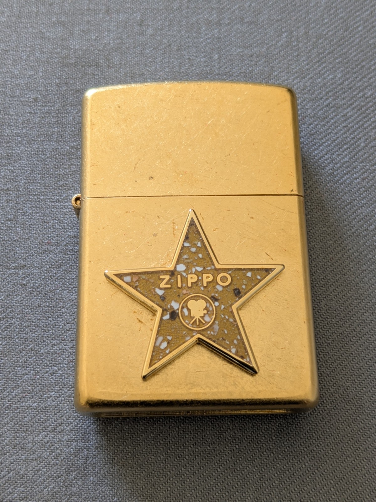 2001 HOLLYWOOD’S LEADING LIGHT COLLECTIBLE OF THE YEAR ZIPPO LIGHTER UNUSED RARE