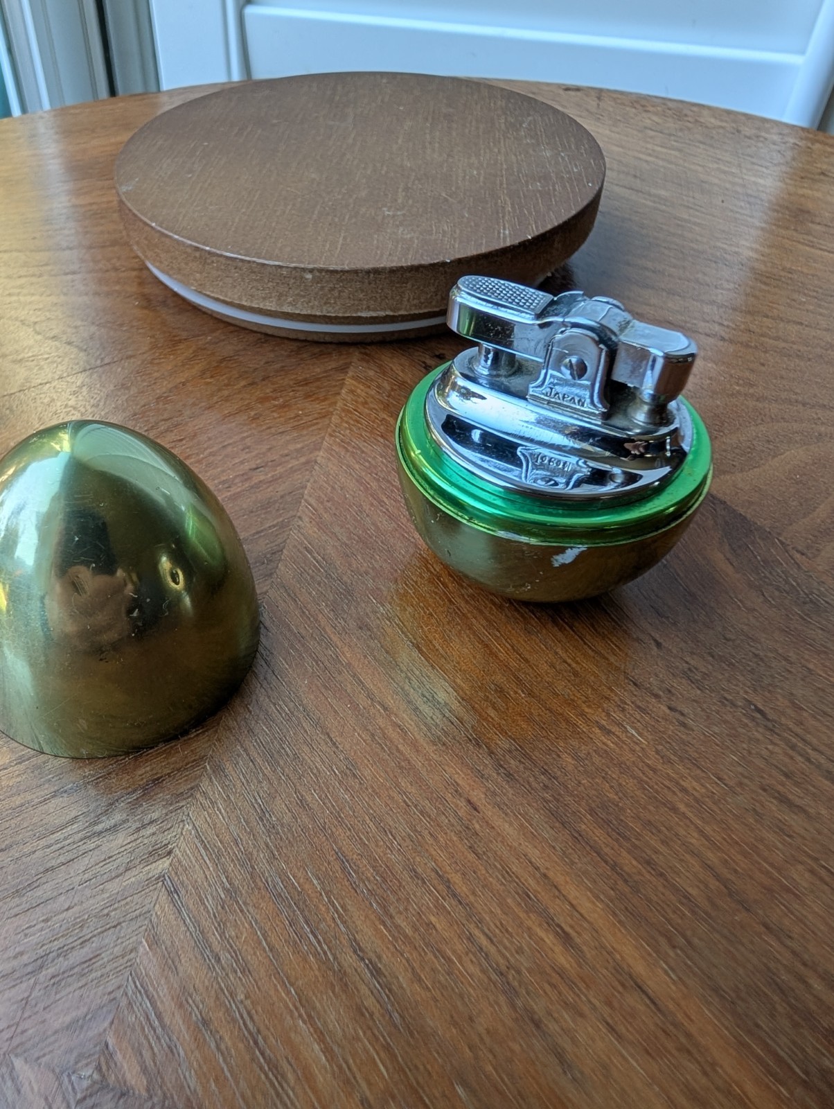 Vintage Prince Joli egg Table Lighter Green Gold Silver Chrome Round Egg Shape