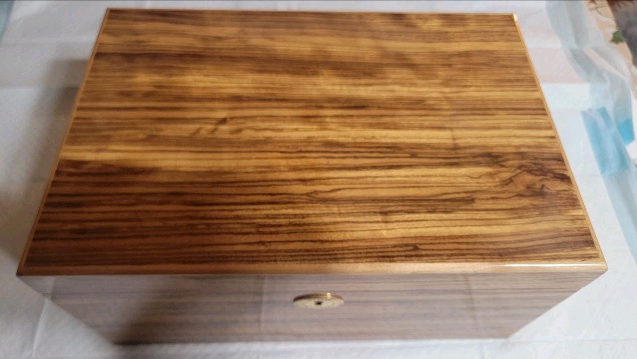 Daniel Marshall Ambiente Humidor for Cigar Zebrawood Edition