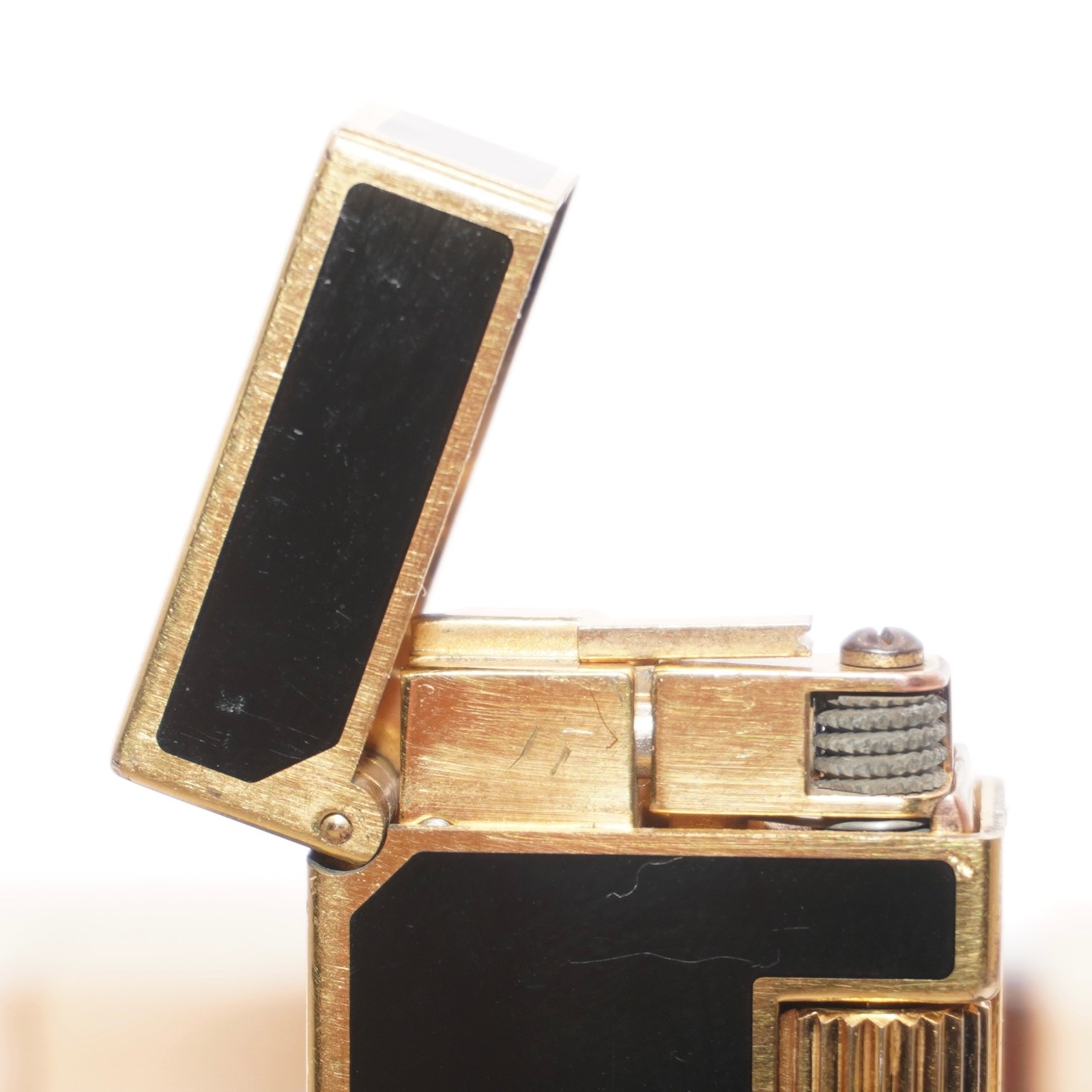 With D Mark Dunhill Lighter Gold/Black_Ultrasonically Cleaned_WORKING_B